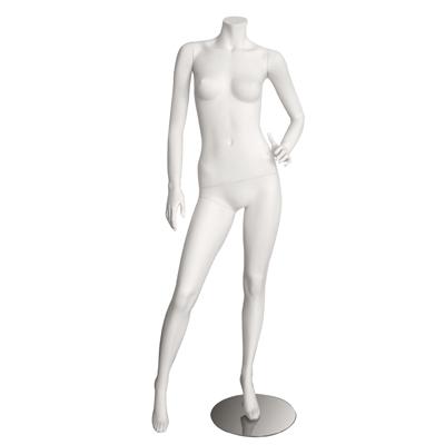 Mannequin femme moderne avec main sur la hanche